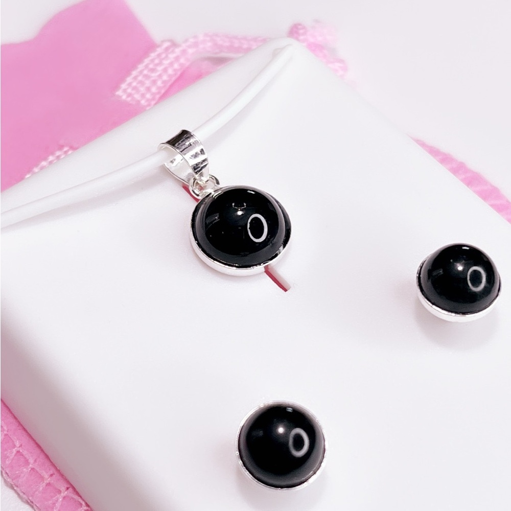 Elegant Black and Silver Jewelry Set